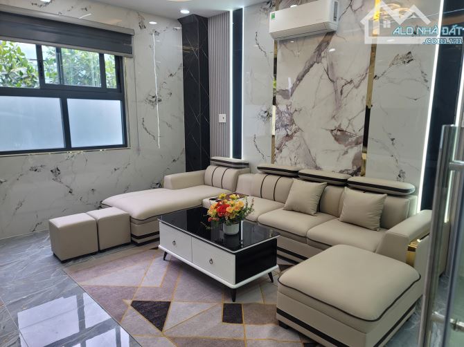 SIÊU PHẨM NHÀ PHỐ Q12 – FULL NỘI THẤT CAO CẤP. OTO NGỦ TRONG NHÀ. Giá chỉ nhỉnh 6đ