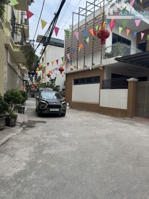 Siêu phẩm Liên Mạc – 100m² x 4T, MT rộng, ô tô vào nhà, dân xây, ở ngay, chỉ 10.5 tỷ
