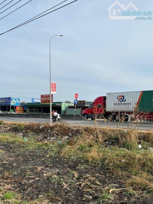 BÁN ĐẤT HÀM MỸ. Cần bán gấp 2600 m2 ( 290m2 Thổ Cư + đất cây trồng lâu năm )
