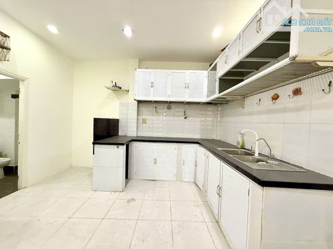 Siêu hiếm chỉ "105tr/m2"! Bán đất tặng nhà 2 tầng 70m2 - Ngang đẹp 5m