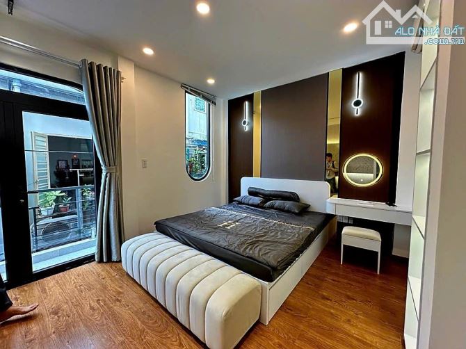 Nhà mới ở ngay- Khu Vạn Kiếp- Ngang 4.8m- 3 Tầng 3PN- Full nội thất- Chỉ 5 tỷ 2 TL