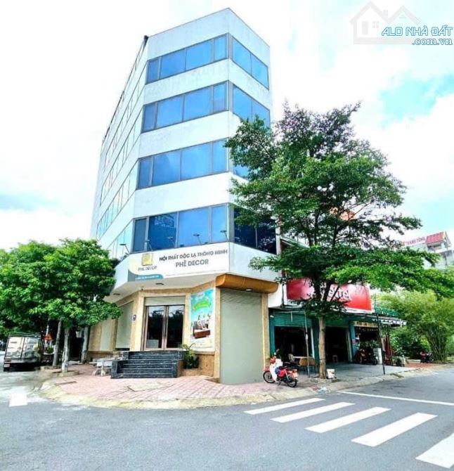 BÁN TÒA NHÀ ĐANG CHO THUE TẠI QUẢNG TRƯỜNG XANH BIGC DĨ AN, THU NHÂP 45TR/TH, 117m2, 4 LẦU