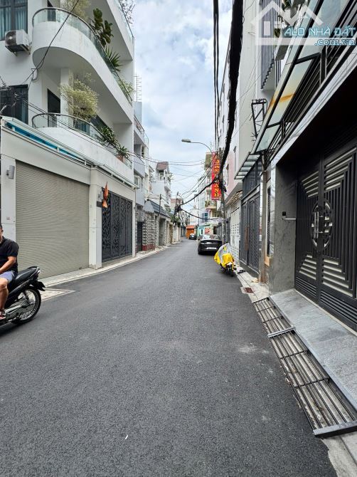 Sát Quận 1! Nhà ngang khủng 5m hẻm thông Nguyễn Cửu Vân p.17 Bình Thạnh, 70m2. Nhỉnh 14 tỷ