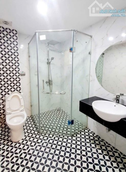 BÁN  NHÀ PHỐ VŨ XUÂN THIỀU LONG BIÊN NHỈNH 5 TỶ 43m 5 TẦNG, 1 TUM FULL NT, Ô TÔ KD SÁT PHỐ