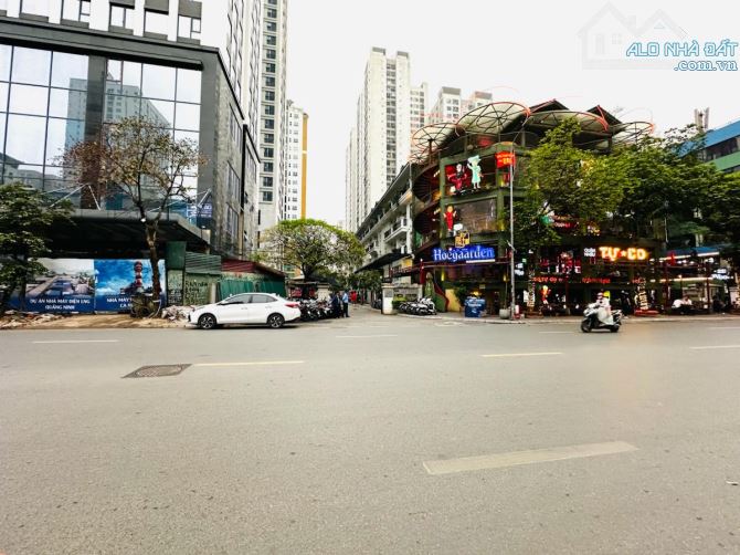 BÁN LIỀN KỀ VIP NGUYỄN TUÂN - THANH XUÂN DT 98M X 6T MT 7.5M, KD 50TR/ THÁNG.