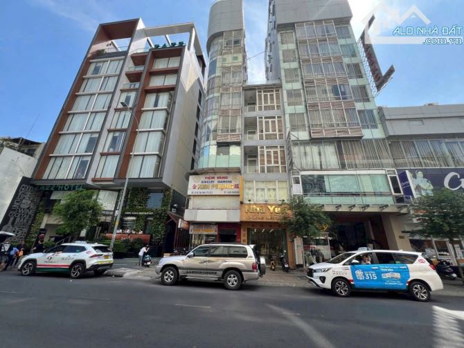 Bán khách sạn Hầm +11 Tầng MT Bùi Thị Xuân, Quận 1 - 44 phòng, Vị trí vàng, Giá 108 tỷ TL