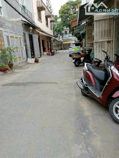 GẦN 200M2, 8x23M HẺM XE HƠI NGUYỄN VĂN LUÔNG QUẬN 6,DÒNG TIỀN CHO THUÊ KHOÁN 15 TRIỆU/THÁN