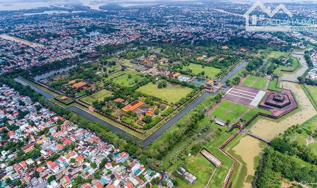 ⭐️⭐️⭐️⭐️⭐️ Bán căn GÓC 2 MẶT TIỀN kinh doanh đường Lê Huân view thành nội Huế siêu VIP.
