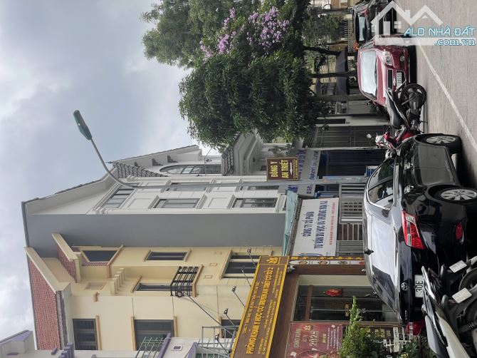 BÁN BIỆT THỰ INTRACOM TRUNG VĂN - VỊ TRÍ VÀNG, KINH DOANH ĐỈNH - VỈA HÈ - Ô TÔ TRÁNH