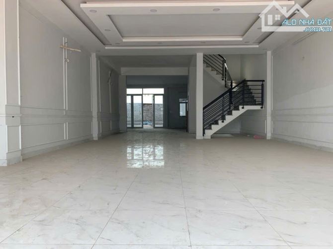 MẶT TIỀN ĐƯỜNG HOÀNG HỮU NAM - LONG BÌNH - ĐỐI DIỆN BẾN XE MIỀN ĐÔNG MỚI - 3 TẦNG - 200m2