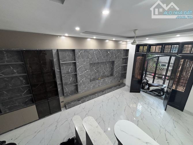 Cho Thuê Nhà Nguyên Căn Quận Bắc Từ Liêm. 60m2 x 4 tầng. Vào Ở Ngay. Ô Tô đỗ cửa.