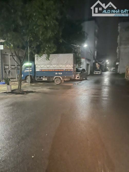 BÁN ĐẤT YÊN NGHĨA, LÔ GÓC , 2 THOÁNG, 2 MẶT ĐỀU Ô TÔ TRÁNH , DIỆN TÍCH 52M2 , GIÁ 4.3 TỶ.