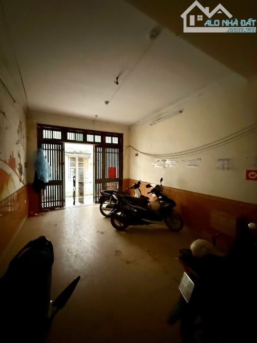 Bán Nhà Xuân Thủy - Cầu Giấy, Ô tô vào nhà, 56m2, 6 tầng, 18,3 Tỷ