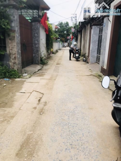 ĐẤT NỀN VIỆT HÙNG 100M2 TUYỆT ĐẸP VUÔNG VẮN, THÔNG OTO, VÀI BƯỚC RA UỶ BAN XÃ