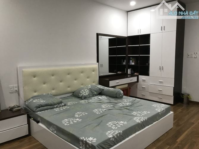 Bán nhà biệt thự Quận 2 đường Nguyễn Duy Trinh KDC 10 mẫu gần chợ Tân Lập (165m2) 24 tỷ - 10