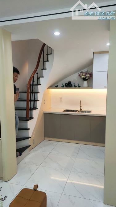 Bán nhà ngõ  Núi Trúc, DT 15/20m, 6 tầng, MT 3.4m, giá 7.1 tỷ, ngõ oto tránh. - 1