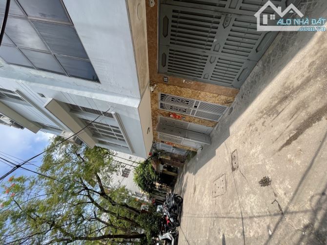 Bán nhà Đống Đa,phân lô, ô góc nở hậu, dân trí cao - 1
