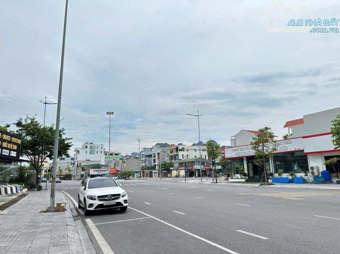 📍 Bán căn chân đế chung cư 87,84m Hồng Hà - Cột 8 , bám mặt đường đôi Điện Biên Phủ - 1