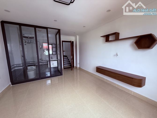 Cần bán căn nhà xây 4 tầng độc lập tại Tái định cư lê hồng phong hải an . D.tích 60m - 1