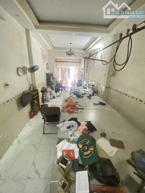 Bán gấp nhà 104m2. 3 tầng. Liên khu 4-5. BHHB. Bình Tân. Chỉ 6.5T - 1