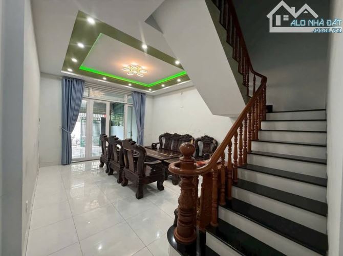 CẦN BÁN GẤP – NHÀ ĐẸP XÂY Ở TÂM HUYẾT – CHUYỂN CÔNG TÁC ĐÀNH LÒNG NHƯỢNG LẠI - 1