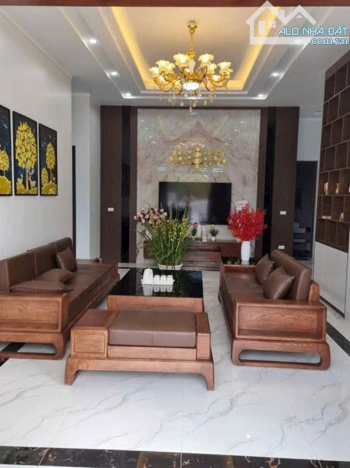 Bán nhà Phạm Văn Đồng, 40m2, phân lô, ô tô, nội thất chủ tặng,  nhỉnh 7tỷ. - 1