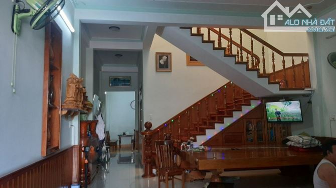 Nhà 2 tầng đường Nguyễn Huy Chương, thuộc khu phố mới Tân Thạnh Nội Thất Gỗ Xịn Xò - 1