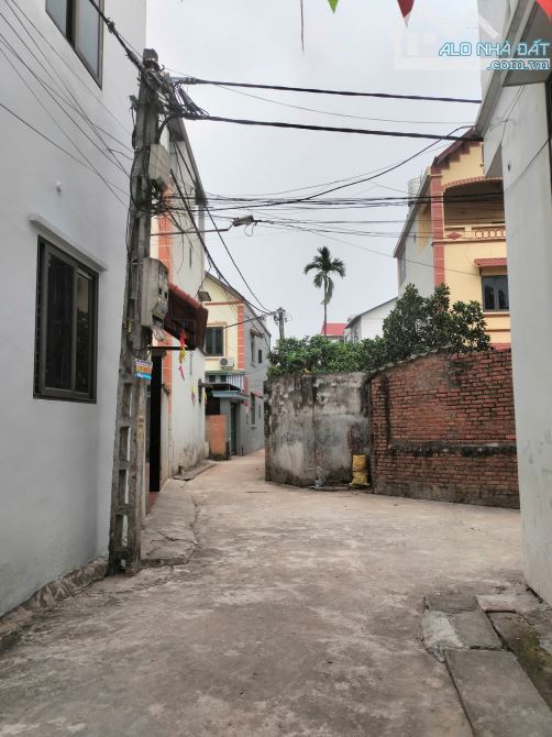 BÁN NHÀ 3 TẦNG CHƯƠNG MỸ - Ô TÔ VÀO TẬN SÂN - 1