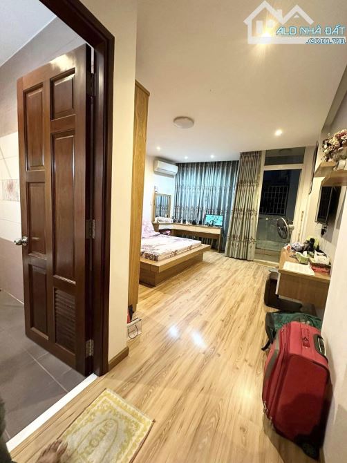 Bán nhà Q7, ô tô đỗ cổng,  4x19m, khu dân trí, chỉ nhỉnh 8 tỷ - 1
