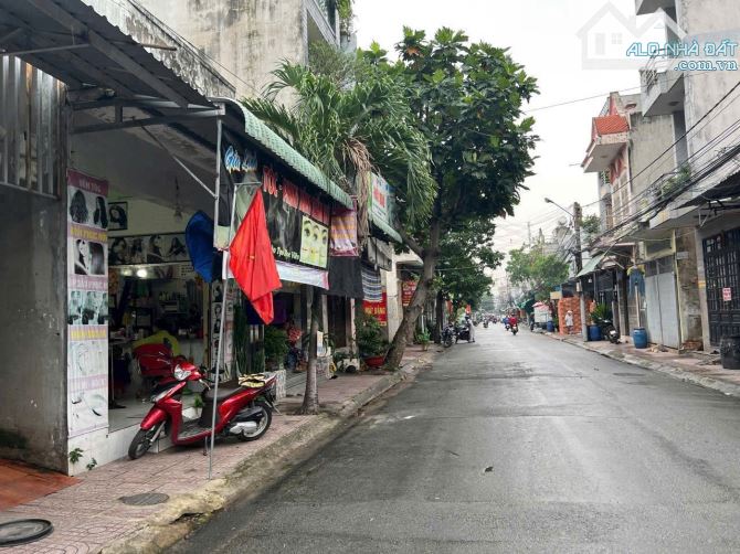BÁN TÒA NHÀ ĐANG CHO THUÊ TẠI DĨ AN BINH DƯƠNG,DT 10X44M, THU NHẬP 50TR/TH, GIÁ 21TI - 1