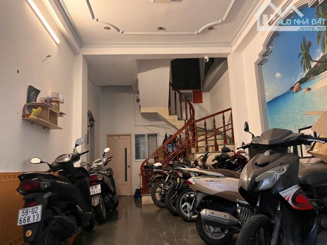 Nhà 5 Tầng - 16,X Tỷ - Hẻm Vip ngay ngã 6 Phù Đổng - P. Bến Thành, Quận 1, TpHCM. - 1