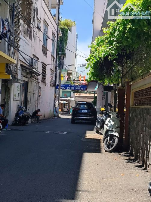 Toà nhà Văn Phòng 7 tầng đường Trần Đình Xu Q1 ( 10x22m) HĐT: 168tr/1th Giá: 65 Tỷ - 1