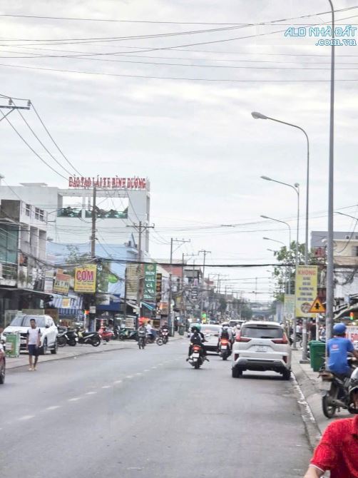 Bán lô đất 645m2 mặt tiền đường D4 KDC Thuận Giao Thuận An giá đầu tư tiện kinh doanh - 1
