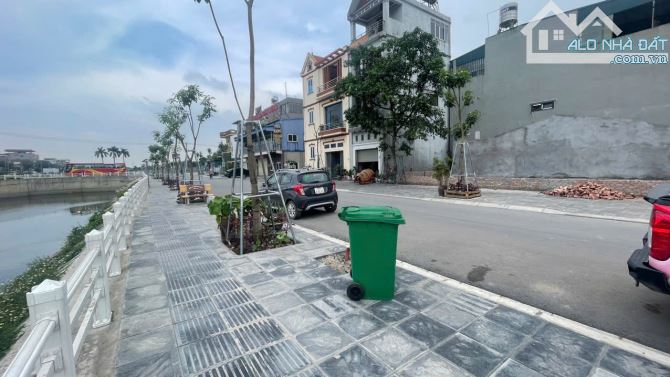 Bán lô góc 76m thị trấn Đông Anh mặt đường QL3 đối diện HappyLand - 1