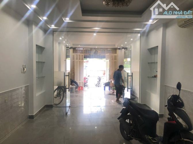Bán nhà 3 lầu  đường Trần Xuân Xoạn p. Tân Hưng Quận 7. View sông Quận 1 giá 13 tỷ - 1
