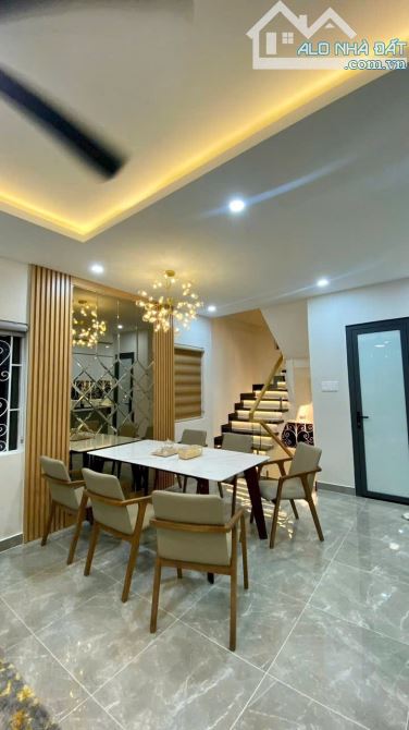 (HOT) CHỊ CHỦ DỄ THƯƠNG CẦN BÁN CĂN NHÀ HẺM XE HƠI ĐƯỜNG CÁCH MẠNG THÁNG 8, QUẬN 10 - 5X14 - 1