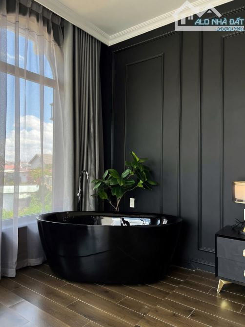 Bán Villa 2 mặt tiền đường Tô Hiến Thành, Phường 3, Đà Lạt