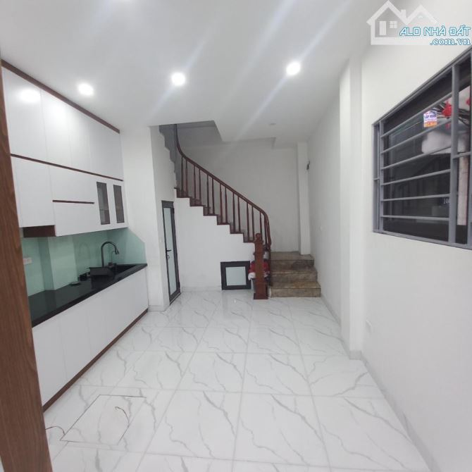 Bán nhà Mỹ Đình, dt 37m2, mt 3,5m, lô góc 2 thoáng, 4 tầng dân xây, gần ô tô tránh. - 1