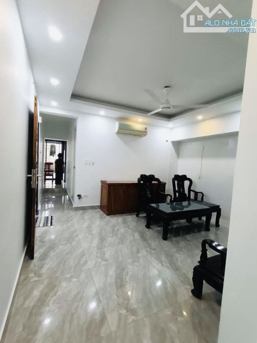 Bán căn hộ A6 Giảng Võ, Ba Đình. 100m2 full đồ. 3 ngủ. Sổ đỏ. 6,99 tỷ. - 1