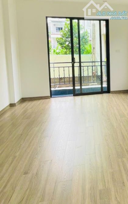 Bán nhà 5Tầng x 43,7m2 Ô tô đỗ cửa Long Biên giá 7,85 tỷ . - 1