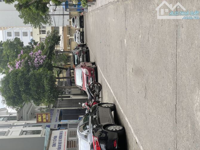 BÁN BIỆT THỰ INTRACOM TRUNG VĂN - VỊ TRÍ VÀNG, KINH DOANH ĐỈNH - VỈA HÈ - Ô TÔ TRÁNH - 1
