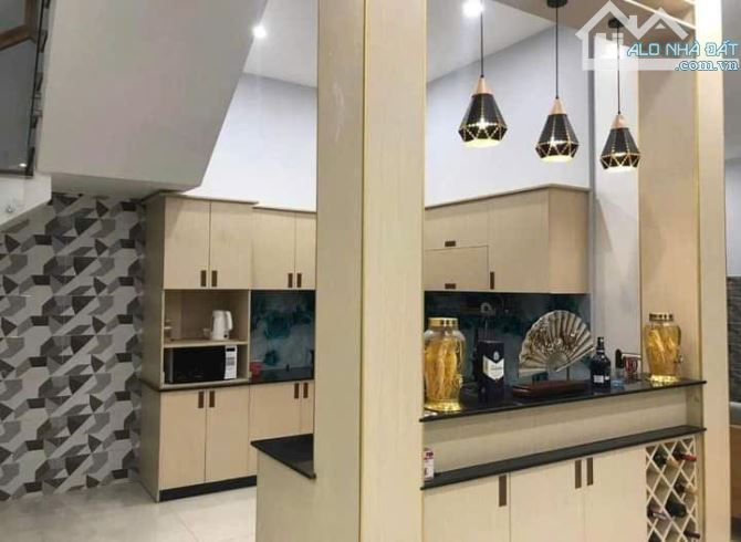 Bán nhà ôm cua 2 mặt tiền đường Nguyễn Trọng Trì dien tich 117m2 giá 5ty900 triẹu - 1