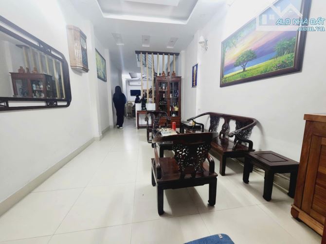 Bán nhà tốt Đội Cấn 10m ra phố, có ô chờ thang máy, tặng nội thất cơ bản - 1