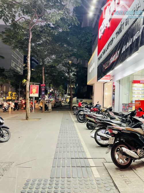 Bán tòa nhà siêu hiếm đẹp mặt phố Thái Hà, 140m 8 tầng có hầm, full giấy phép - 1