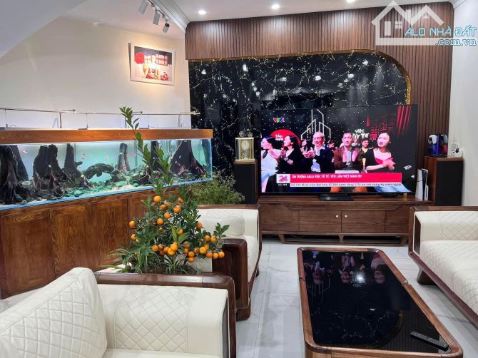 DUY NHẤT !!! BÁN NHÀ MẶT NGÕ PHỐ LÝ NAM ĐẾ - GARA Ô TÔ - 110M2 - 5 TẦNG - 54.5TỶ