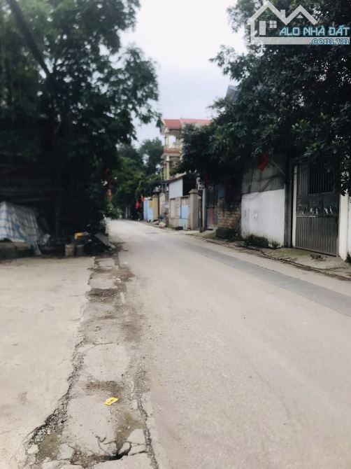 ĐẤT NỀN VIỆT HÙNG 100M2 TUYỆT ĐẸP VUÔNG VẮN, THÔNG OTO, VÀI BƯỚC RA UỶ BAN XÃ - 1