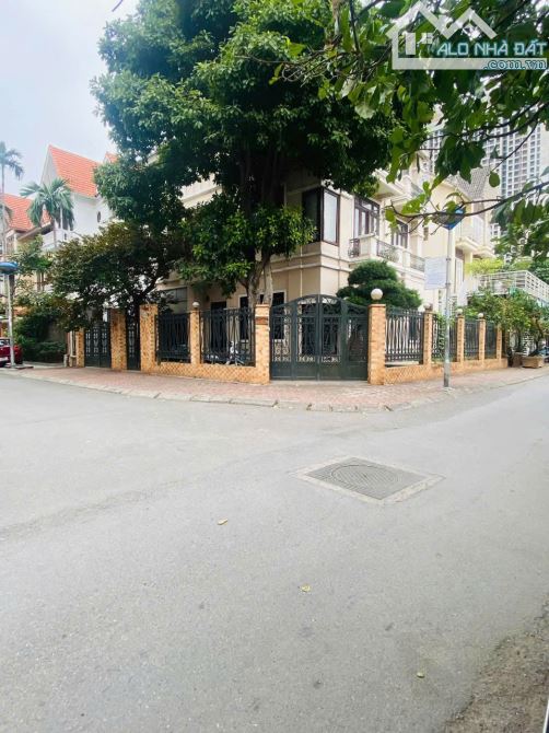 BÁN BIỆT THỰ VIEW HỒ CÓ 1 0 2 VĂN QUÁN-HÀ ĐÔNG,LÔ GÓC 2 MẶT THOÁNG,DT225MX3T, GIÁ 59,9 TỶ - 12
