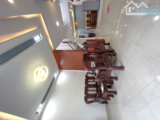 Bán nhà 3 tầng đúc BTCT 65m2 Lê Trọng Tấn ngay Đại Học Công Thương chỉ 5.6T - 7