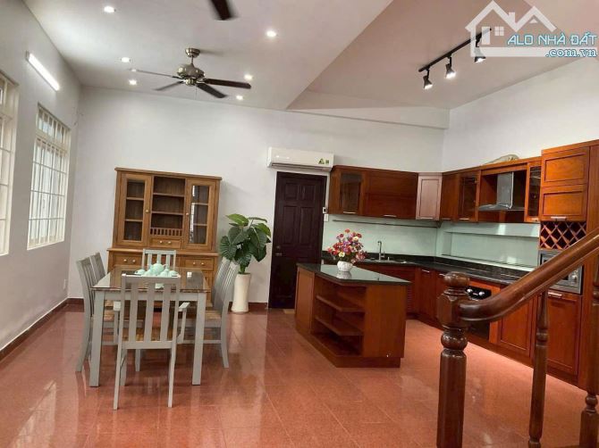 Biệt thự hồ bơi ngay trung tâm cách chợ Bến Thành, Q1 chỉ  1km, 259.9m2 đất, chỉ  80 tỷ - 2