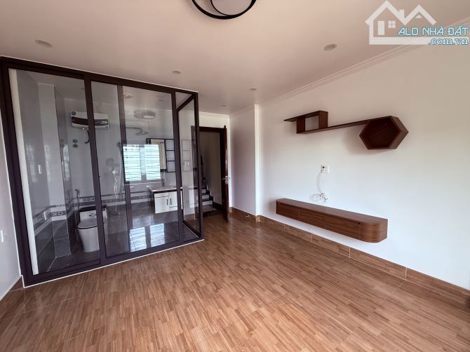 Cần bán căn nhà xây 4 tầng độc lập tại Tái định cư lê hồng phong hải an . D.tích 60m - 2